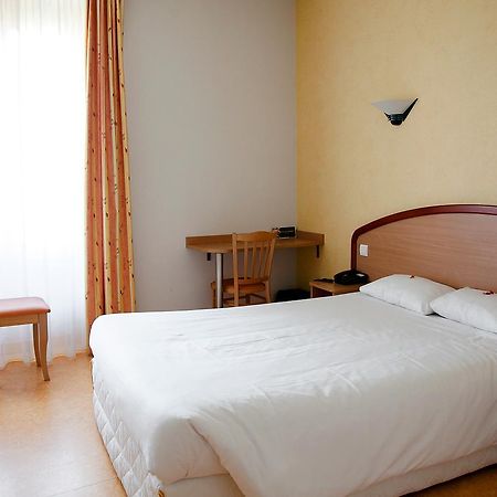 Logis Hotel Du Commerce Volvic Dış mekan fotoğraf