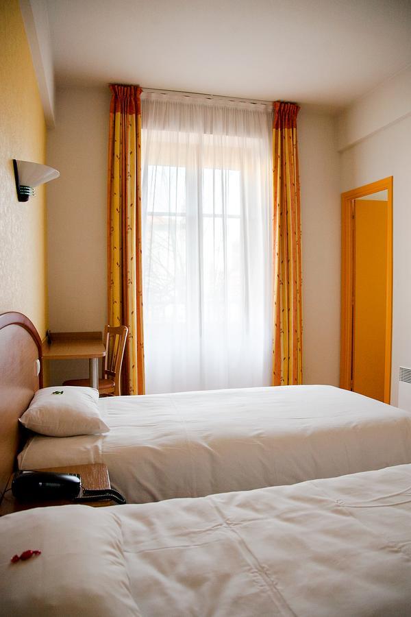 Logis Hotel Du Commerce Volvic Dış mekan fotoğraf