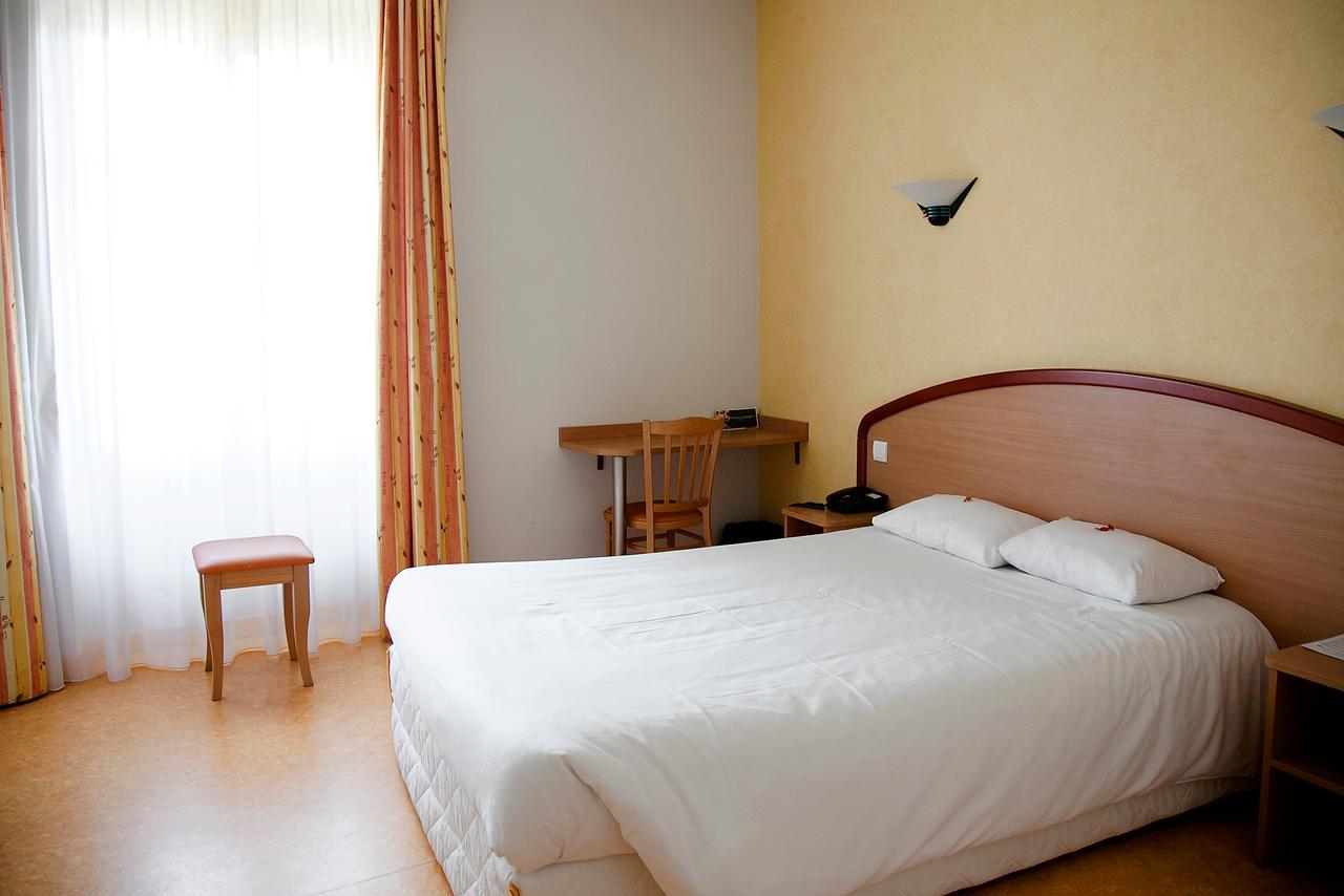 Logis Hotel Du Commerce Volvic Dış mekan fotoğraf