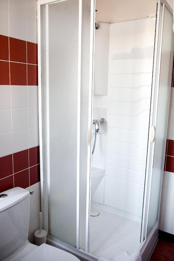 Logis Hotel Du Commerce Volvic Dış mekan fotoğraf