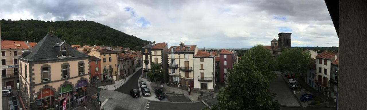 Logis Hotel Du Commerce Volvic Dış mekan fotoğraf